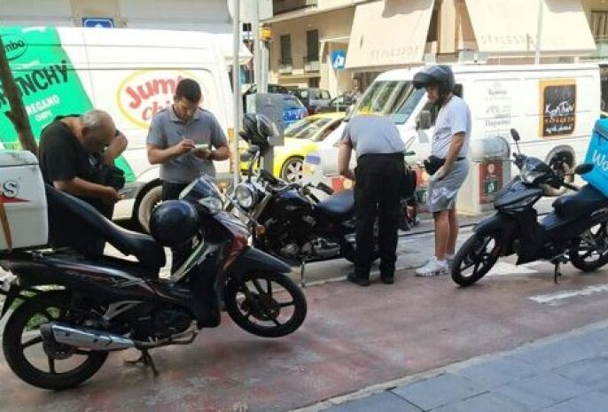 Έλεγχοι της Δημοτικής Αστυνομίας Νέας Σμύρνης για παραβάσεις στους ποδηλατοδρόμους