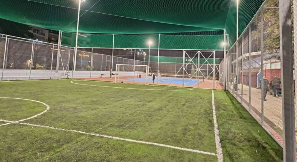 Ανοιχτά έως το τέλος Αυγούστου τα γήπεδα 5×5 και τένις στην οδό Αρτάκης στη Νέα Σμύρνη