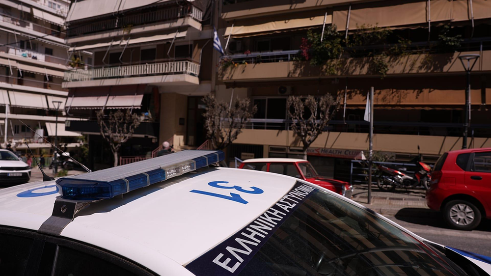Νέα Σμύρνη: Σύλληψη 45χρονου μετά από κλήση της συζύγου του – Προσπάθησε να κρυφτεί, βρέθηκε περίστροφο